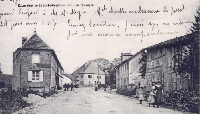 Mamirolle_Grande_rue_et_café1